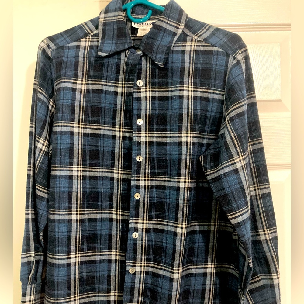 Pendleton medium flannel with mother of pearl buttons. Almost perfect